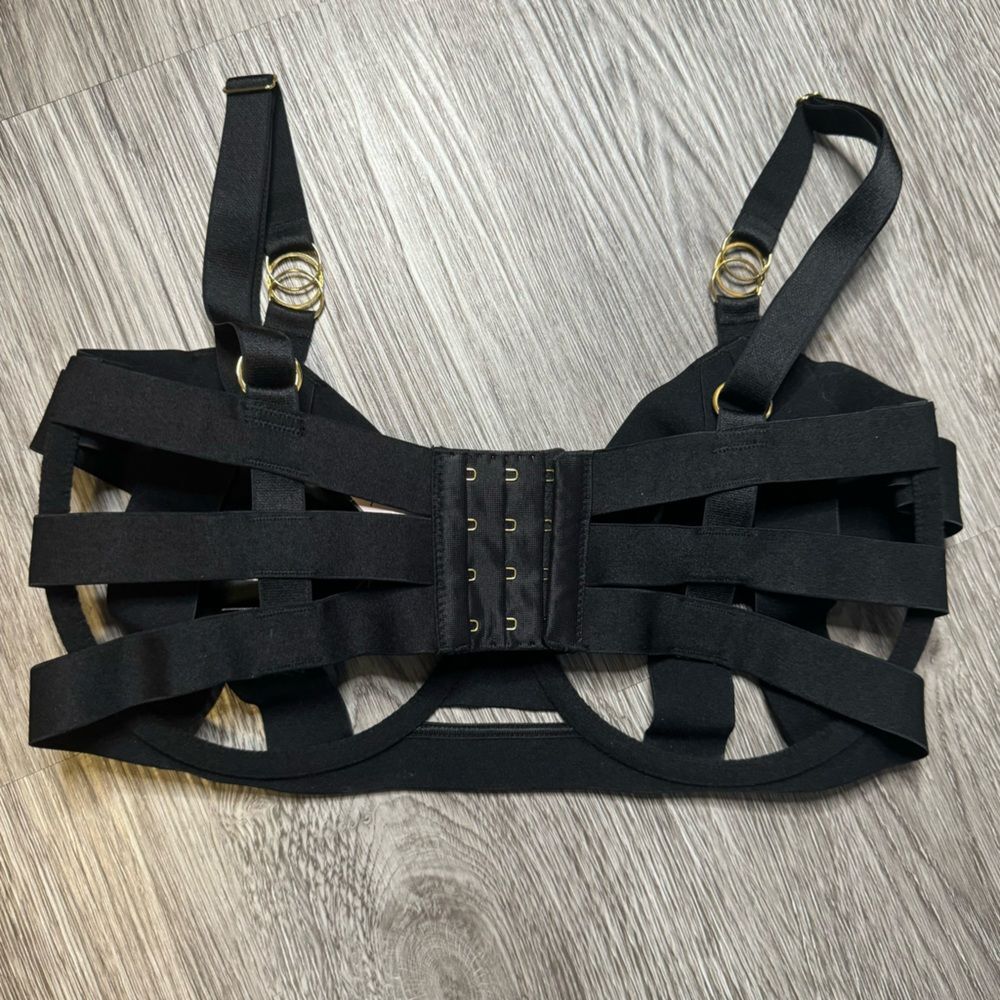 NWT- Victoria’s Secret Very Sexy Strappy Open Cup Demi Bra 34DDD - Picture 2 of 6